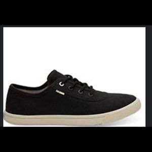 Canvas women’s Carmel Sneakers in Black NWT